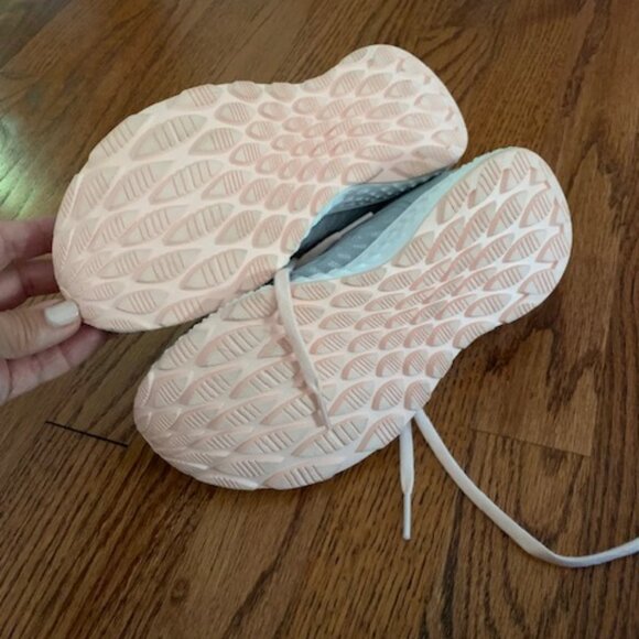 Brand new and never worn New Balance Response 1.0 sneakers wide - Picture 2 of 4